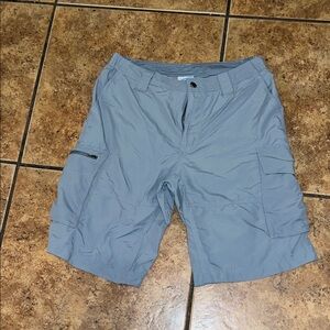 Columbia Light Gray Cargo Shorts for Men